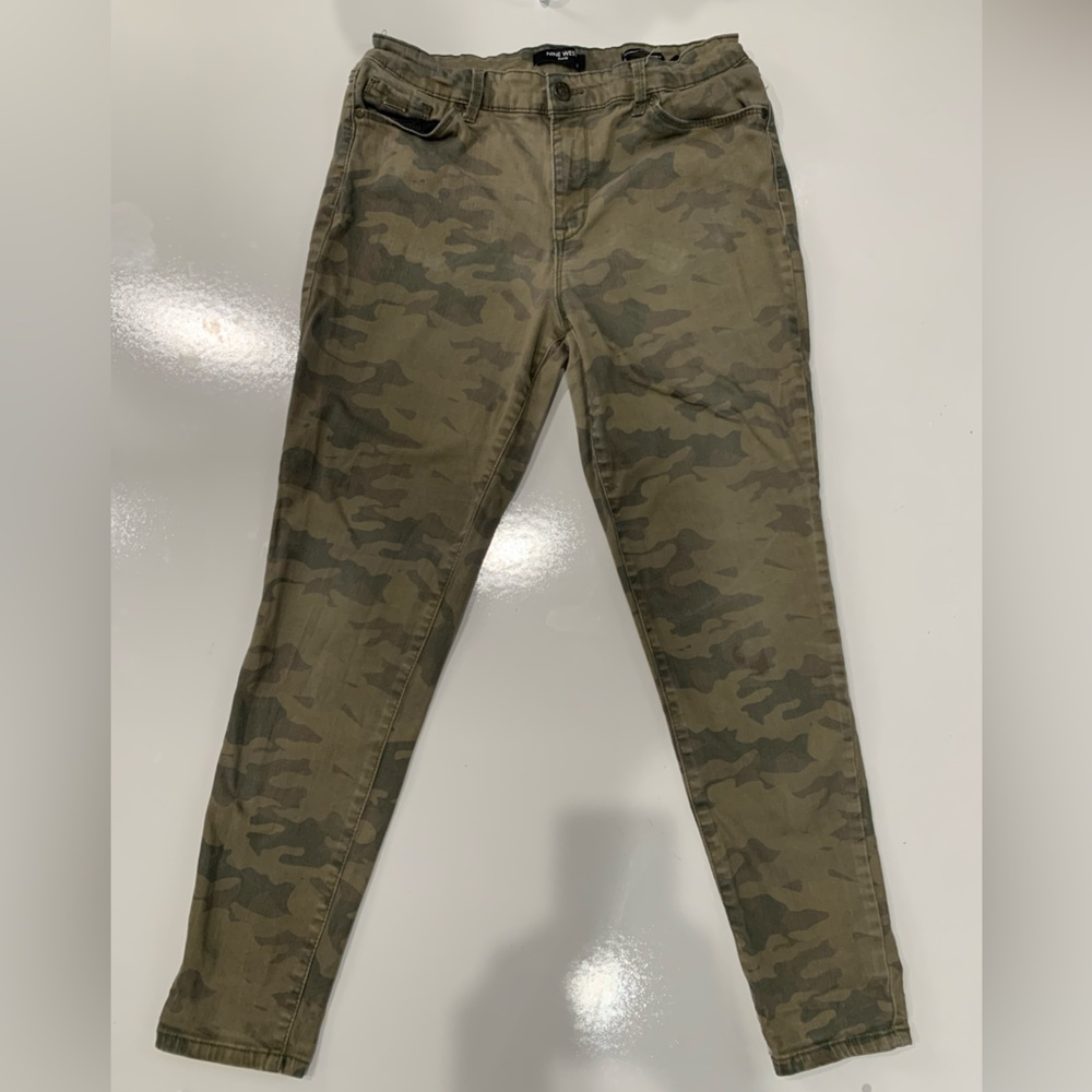 Nine West Olive Camouflage Pants woman’s size 10